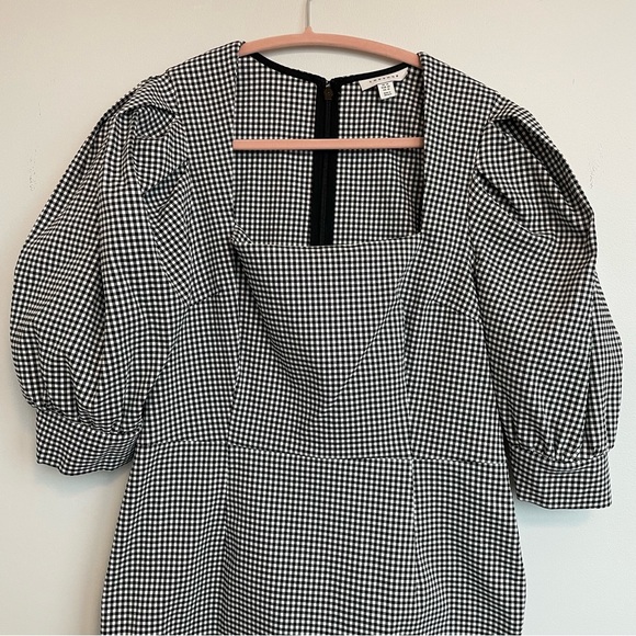Like new, fitted gingham midi dress. - Picture 4 of 8